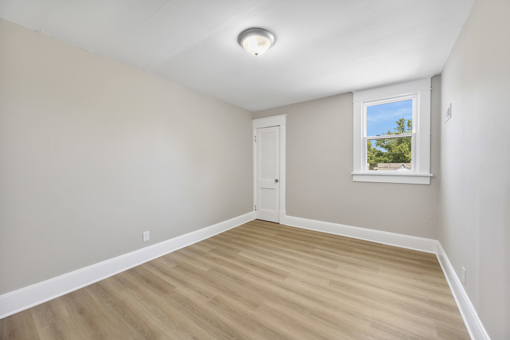 722 E Madison Avenue, Chrisman, IL 61924