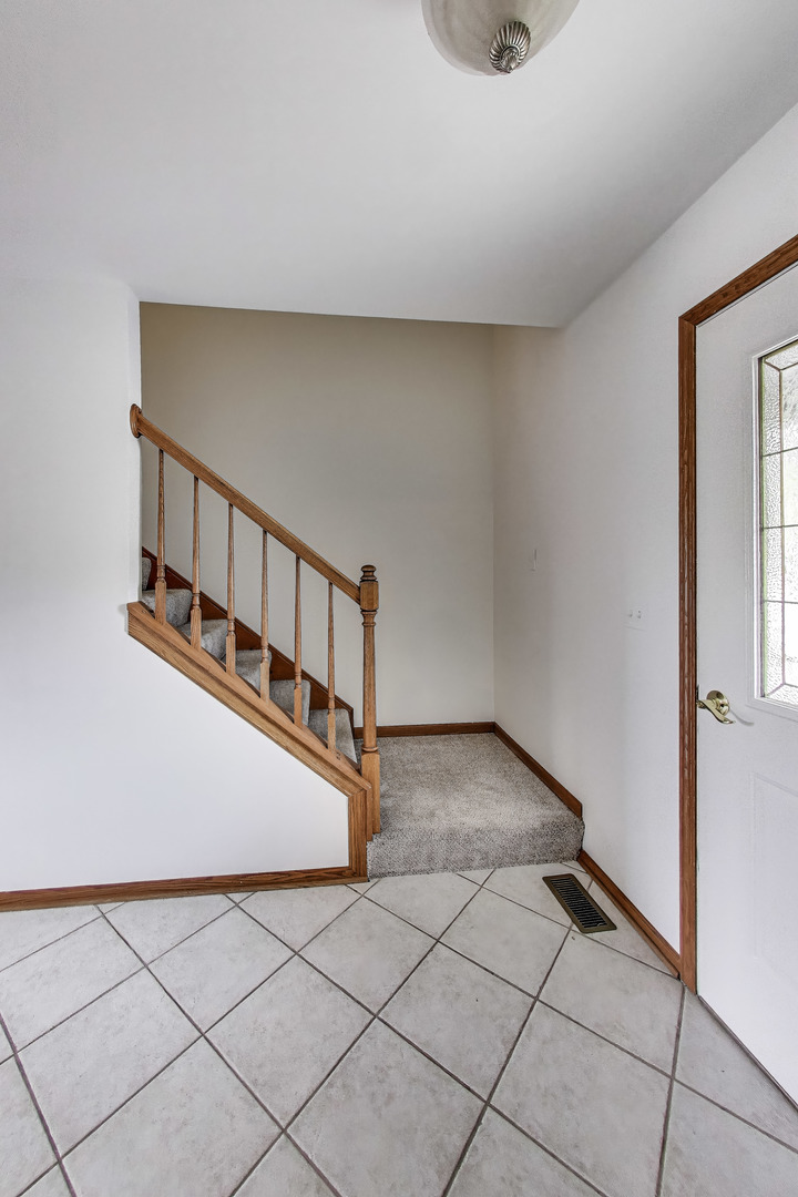 14 Oxford Court, Algonquin, IL 60102