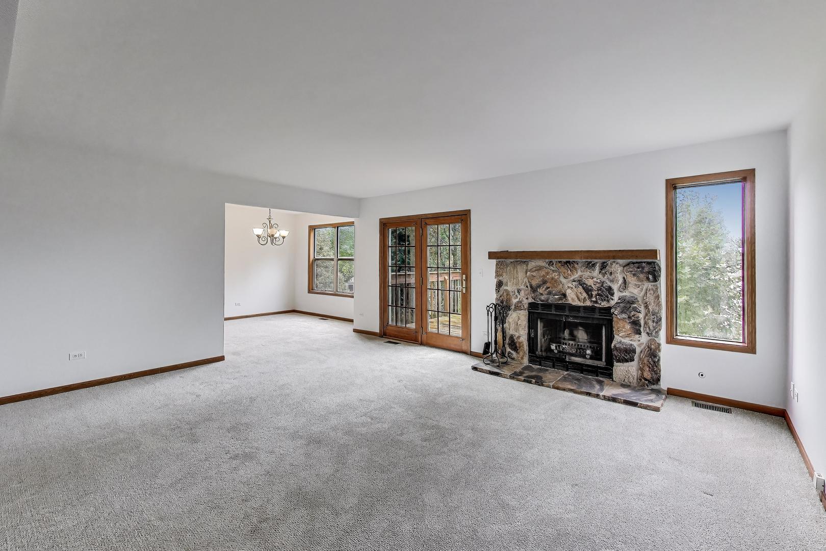 14 Oxford Court, Algonquin, IL 60102