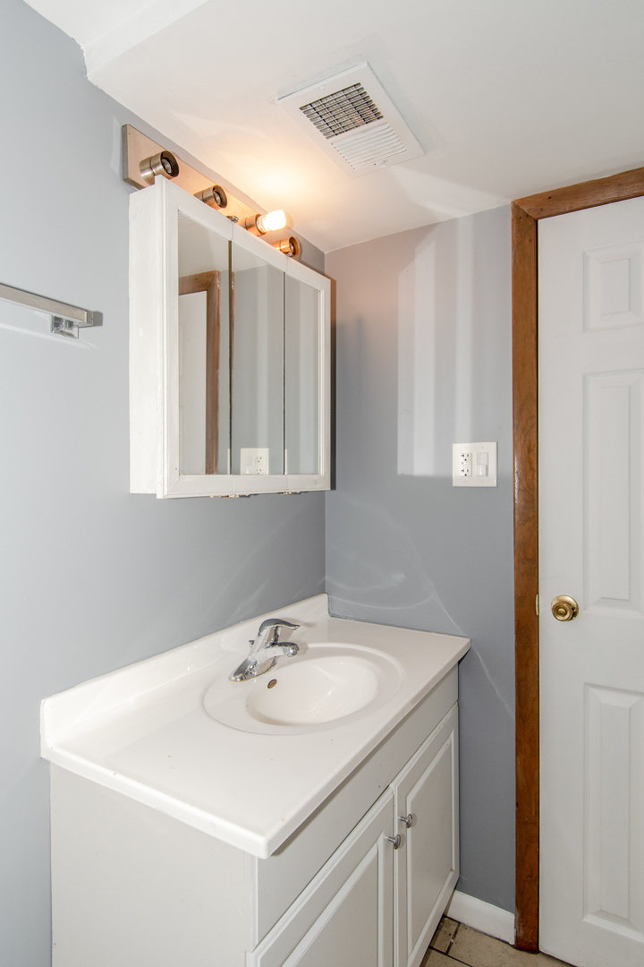295 Saginaw Avenue, Calumet City, IL 60409