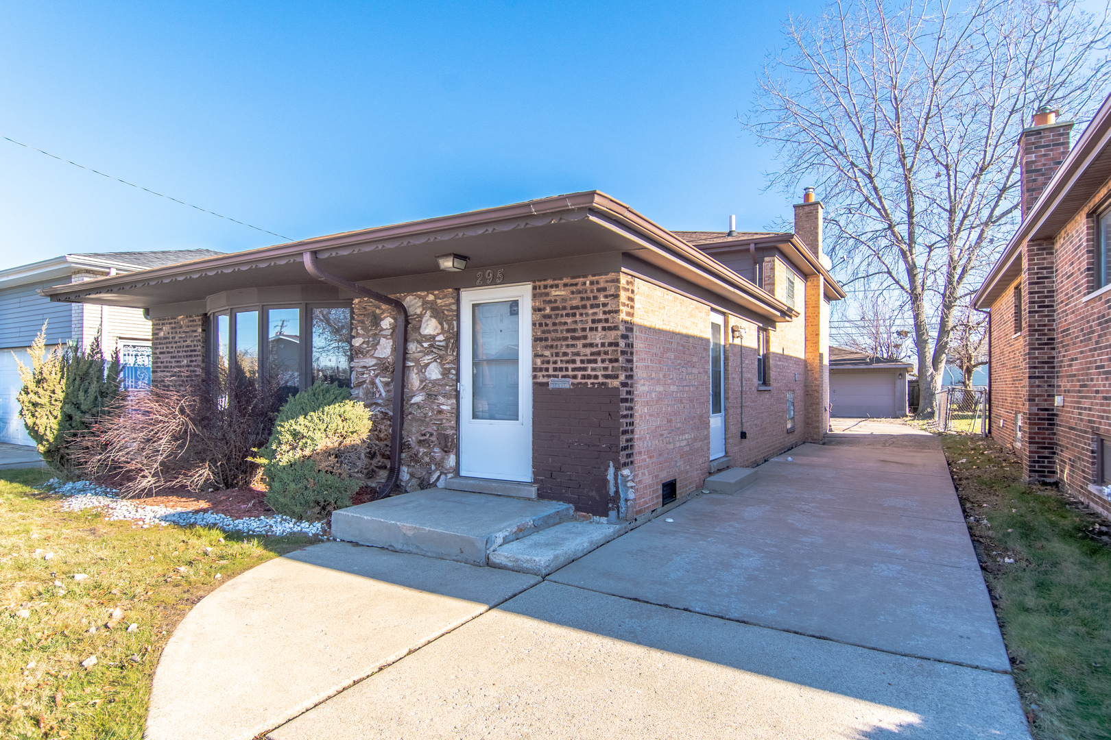 295 Saginaw Avenue, Calumet City, IL 60409
