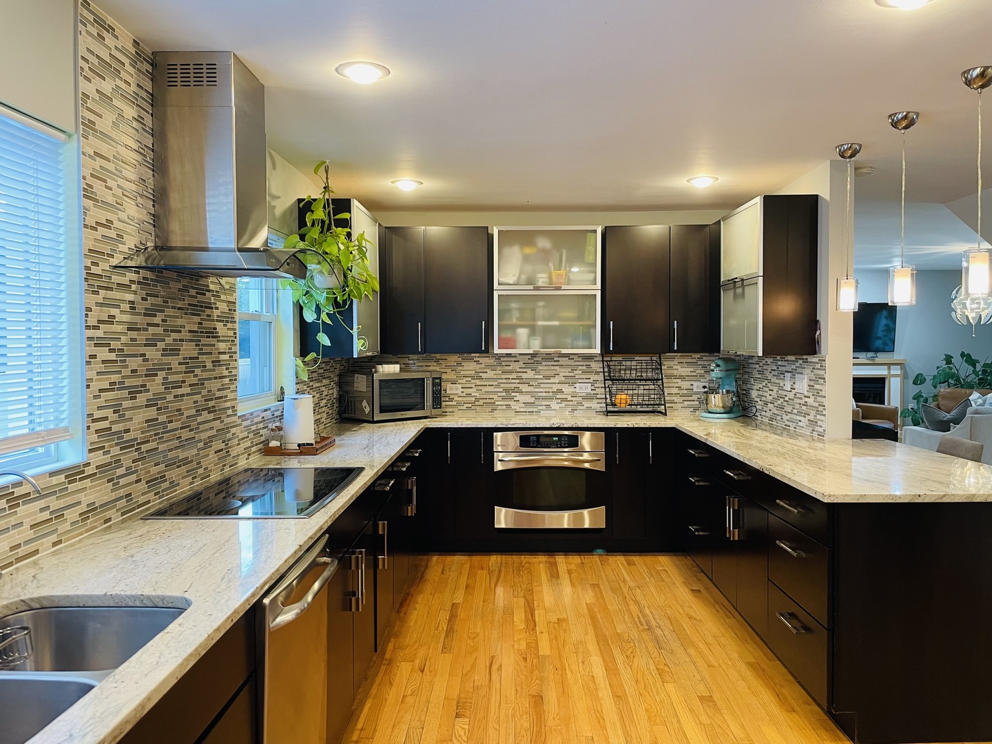 43 E Armitage Avenue, Addison, IL 60101
