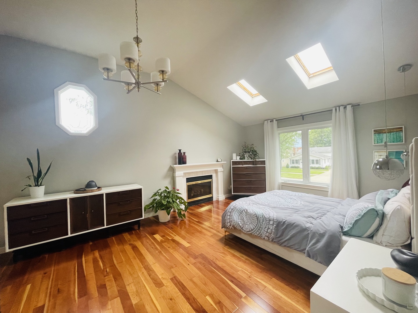 43 E Armitage Avenue, Addison, IL 60101