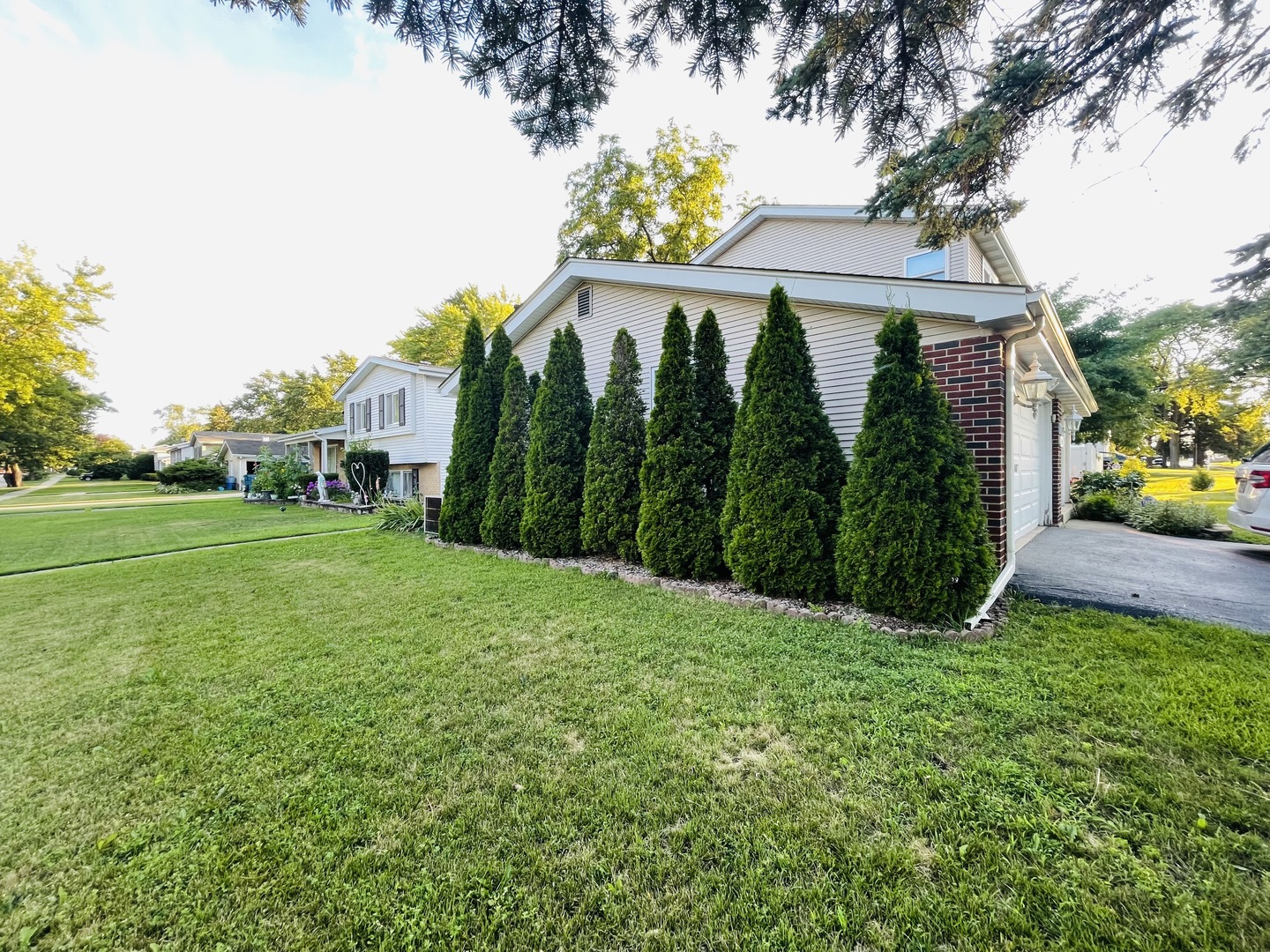 43 E Armitage Avenue, Addison, IL 60101