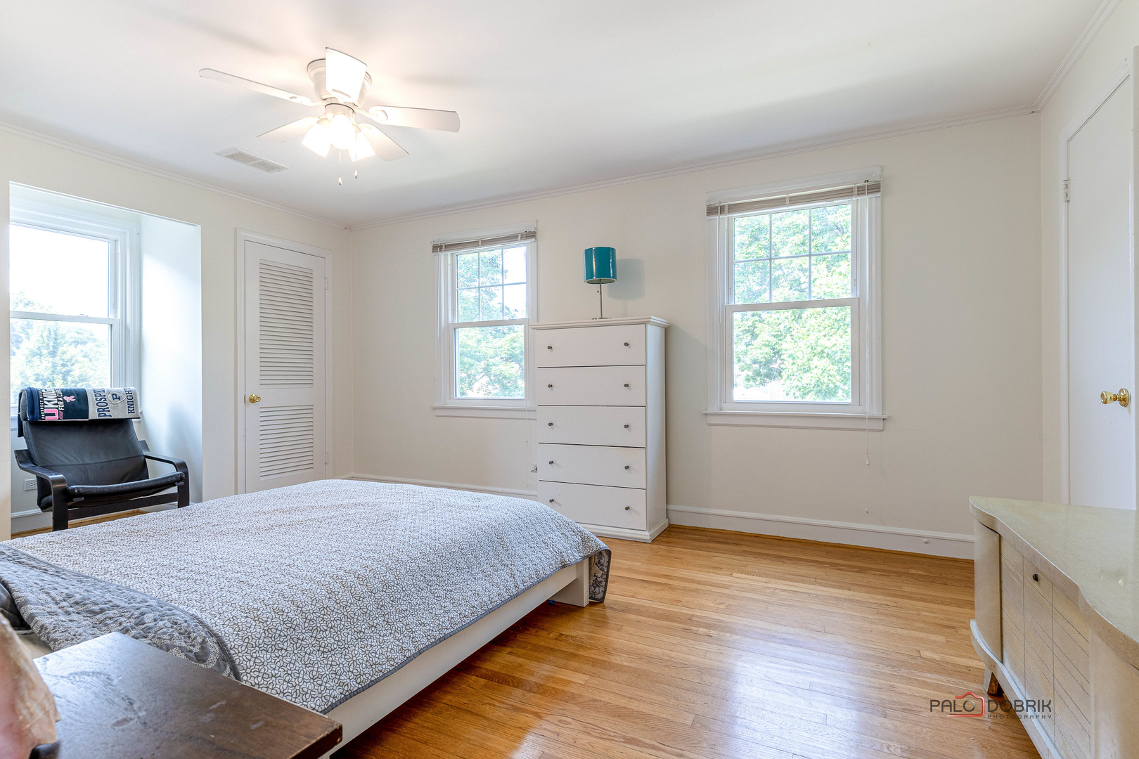 105 S I Oka Avenue, Mount Prospect, IL 60056