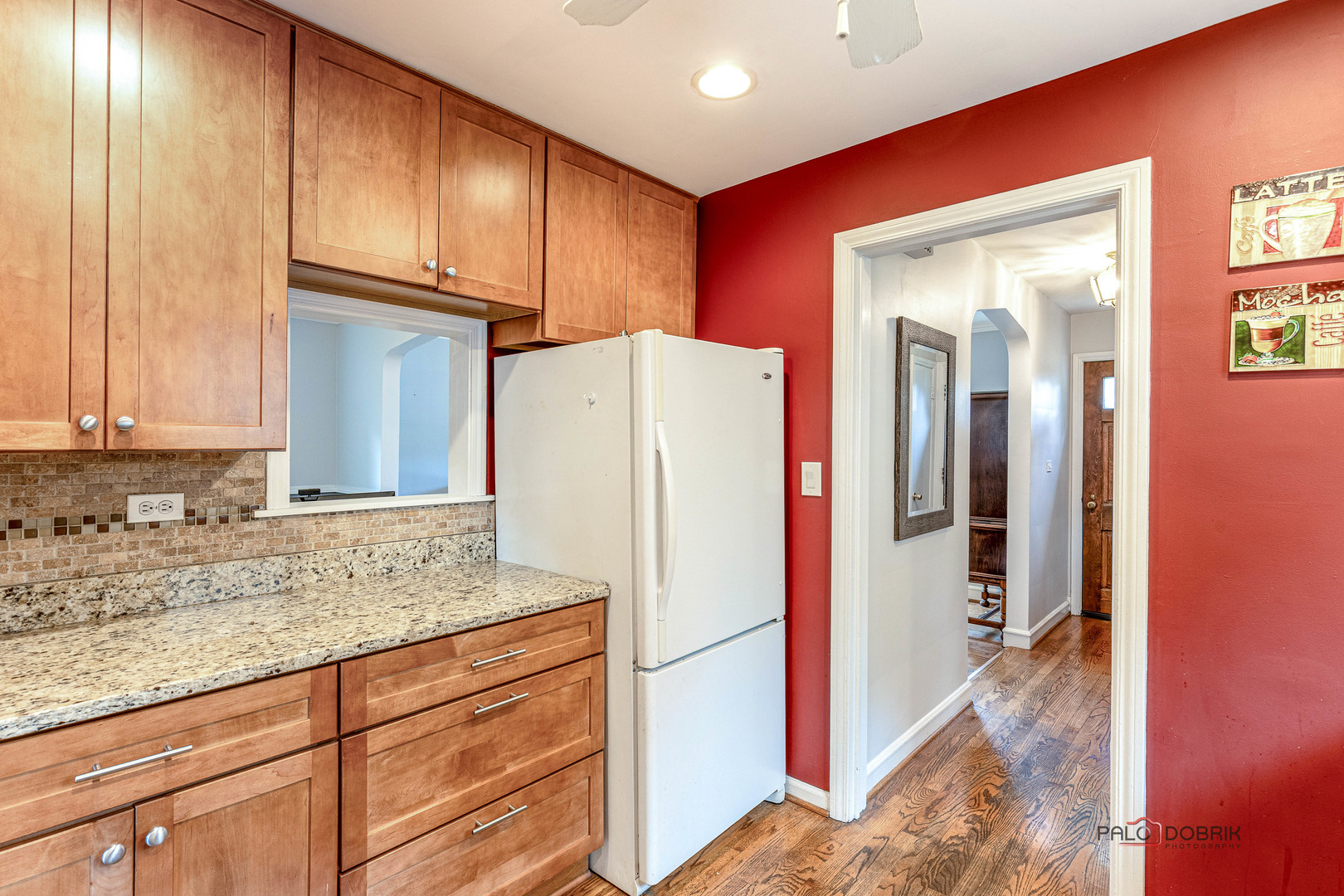 105 S I Oka Avenue, Mount Prospect, IL 60056