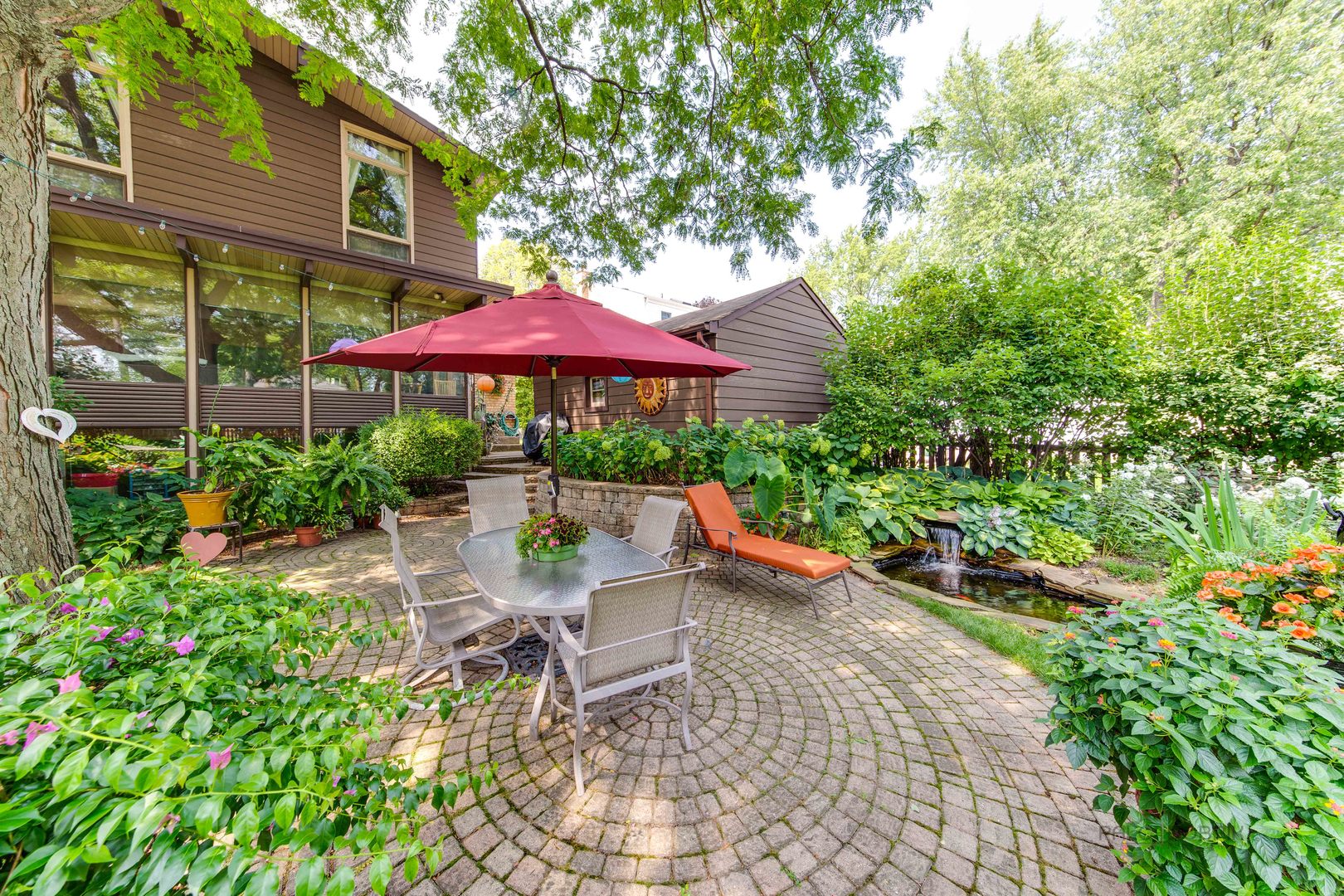 105 S I Oka Avenue, Mount Prospect, IL 60056