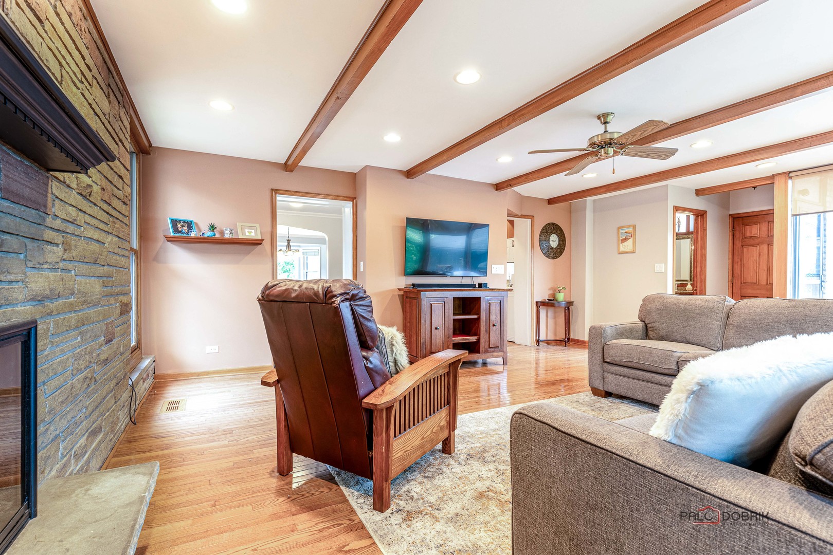 105 S I Oka Avenue, Mount Prospect, IL 60056