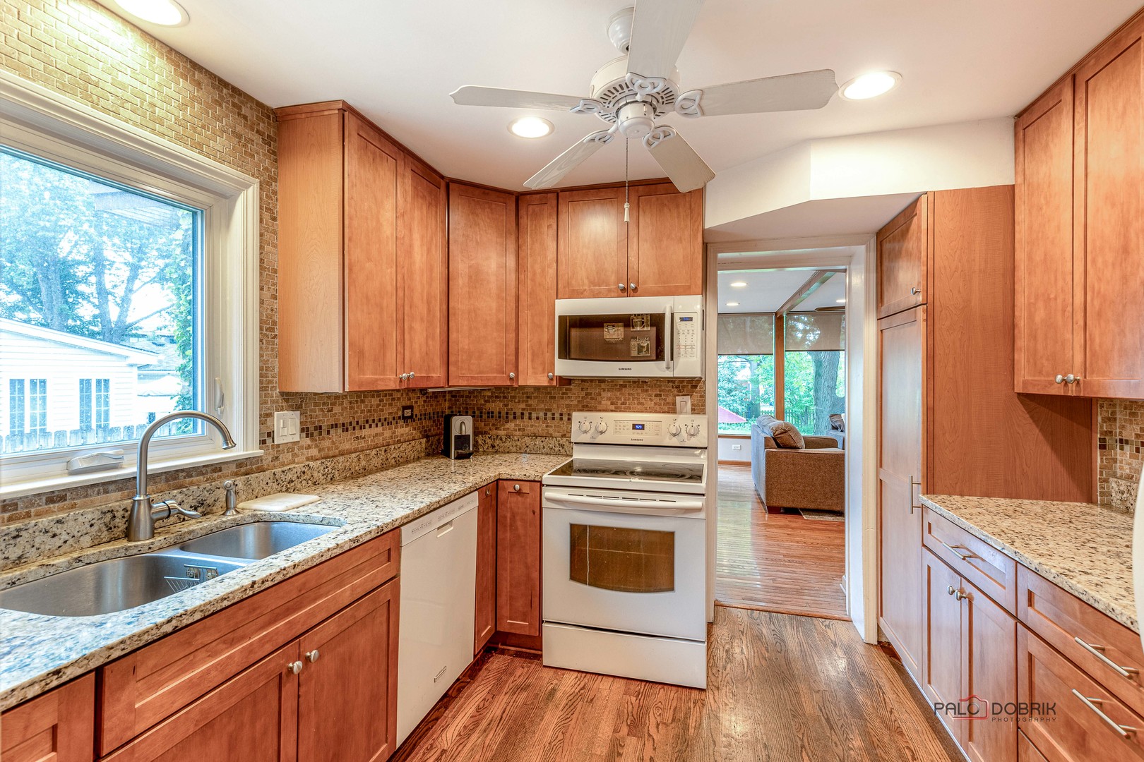 105 S I Oka Avenue, Mount Prospect, IL 60056