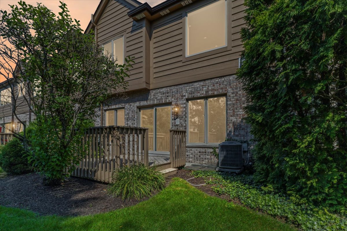 108 Santa Fe Lane, Willow Springs, IL 60480