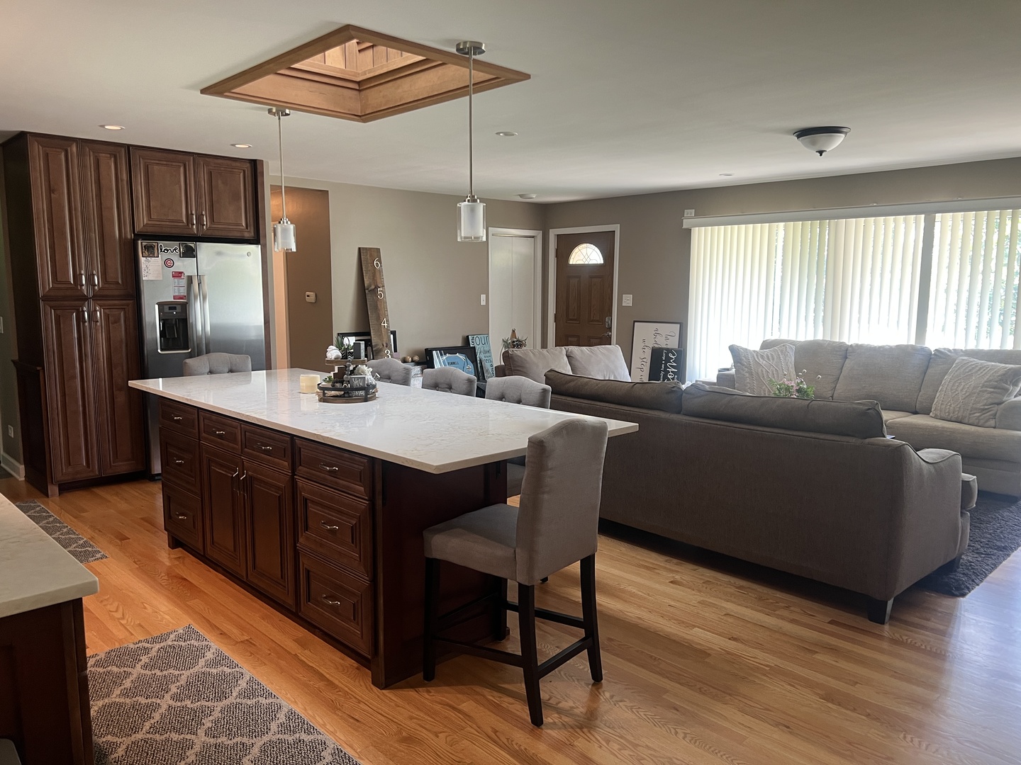 6027 S Lincoln Avenue, Lisle, IL 60532