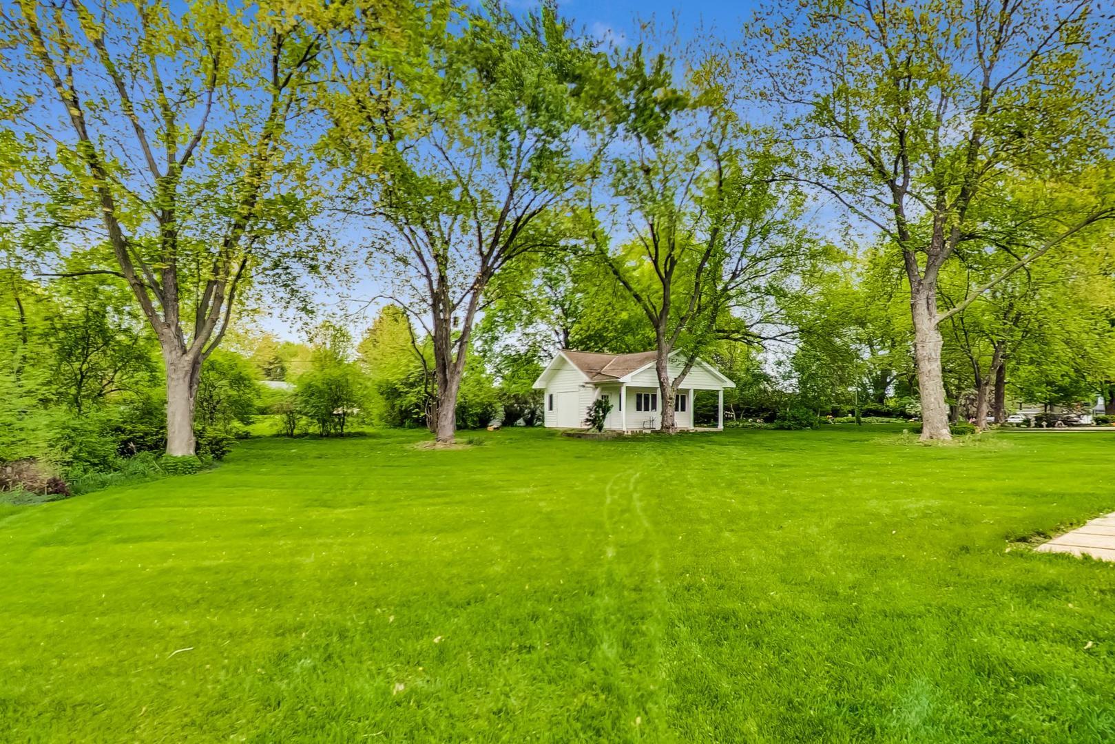 6027 S Lincoln Avenue, Lisle, IL 60532