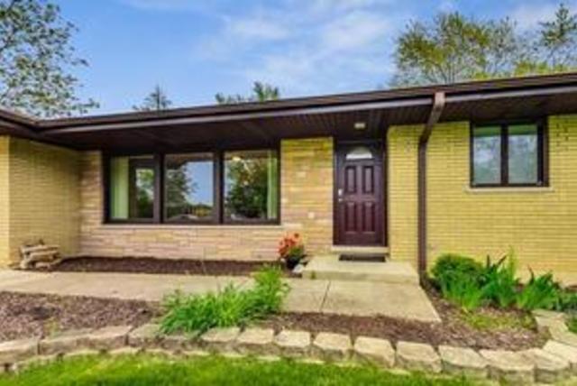 6027 S Lincoln Avenue, Lisle, IL 60532