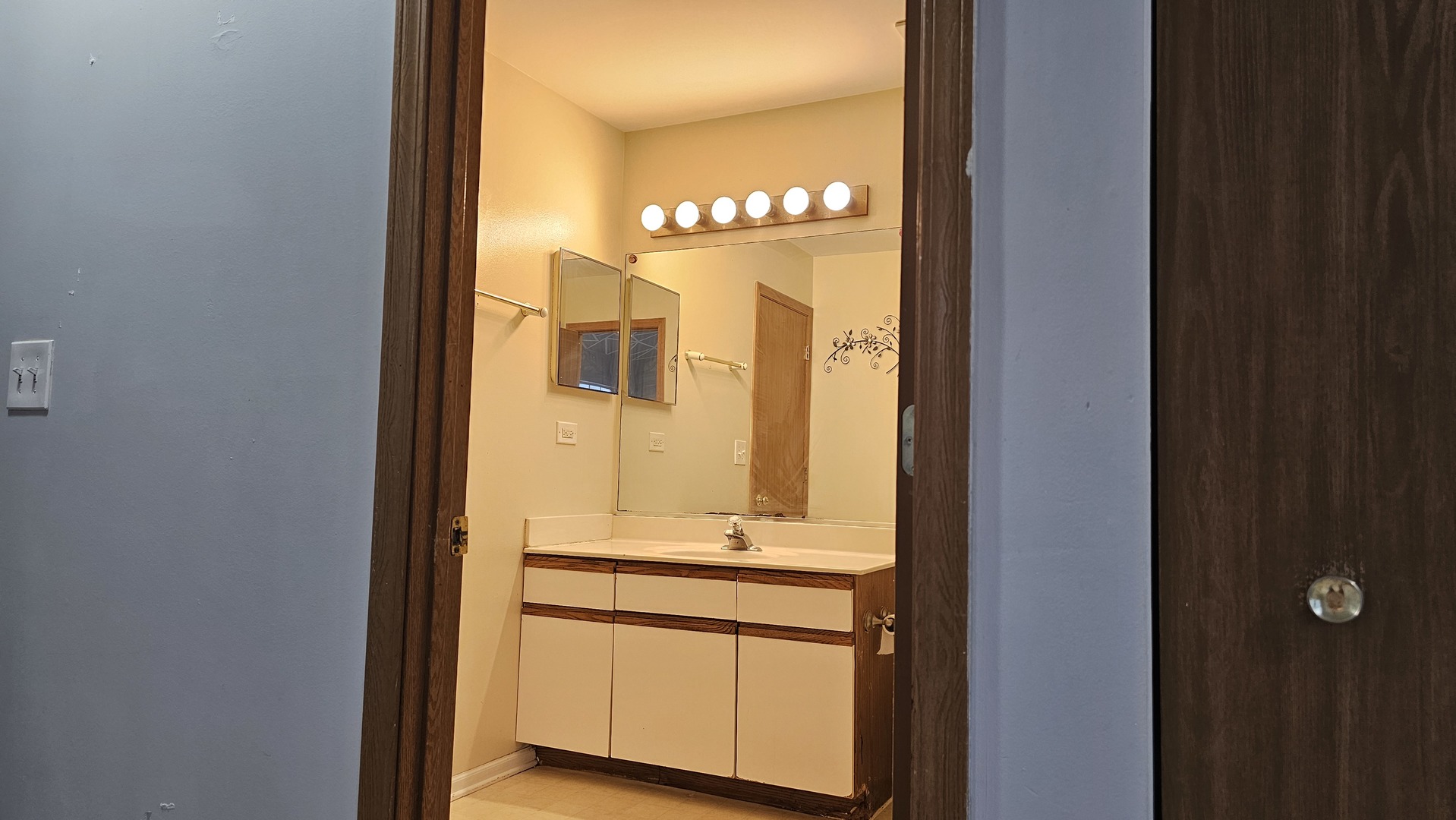 107 Capella Court #107, Lake In The Hills, IL 60156