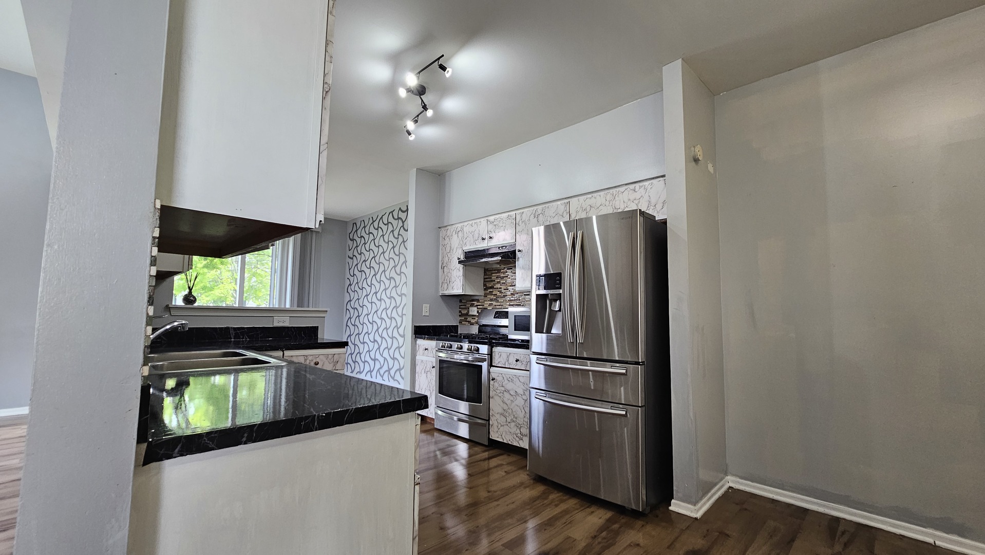 107 Capella Court #107, Lake In The Hills, IL 60156
