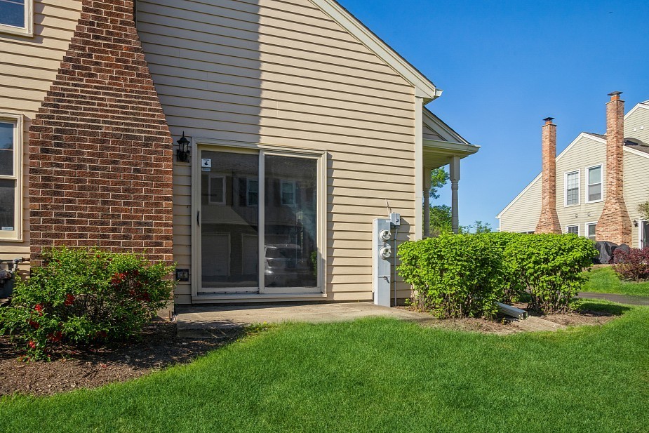 2628 College Hill Circle #71, Schaumburg, IL 60173