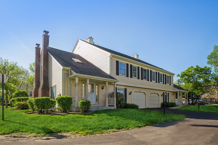 2628 College Hill Circle #71, Schaumburg, IL 60173
