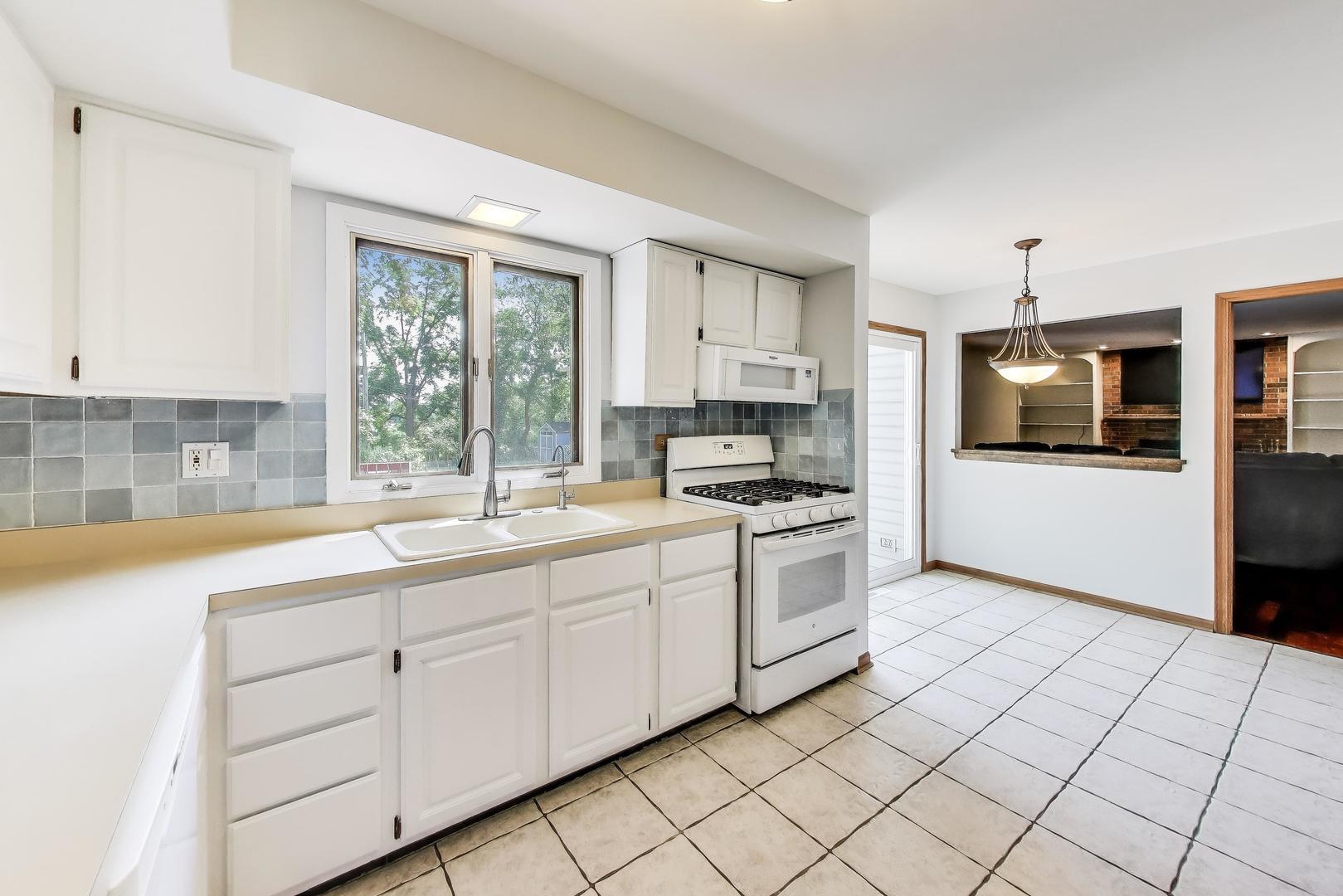 34047 N Gerwal Avenue, Grayslake, IL 60030
