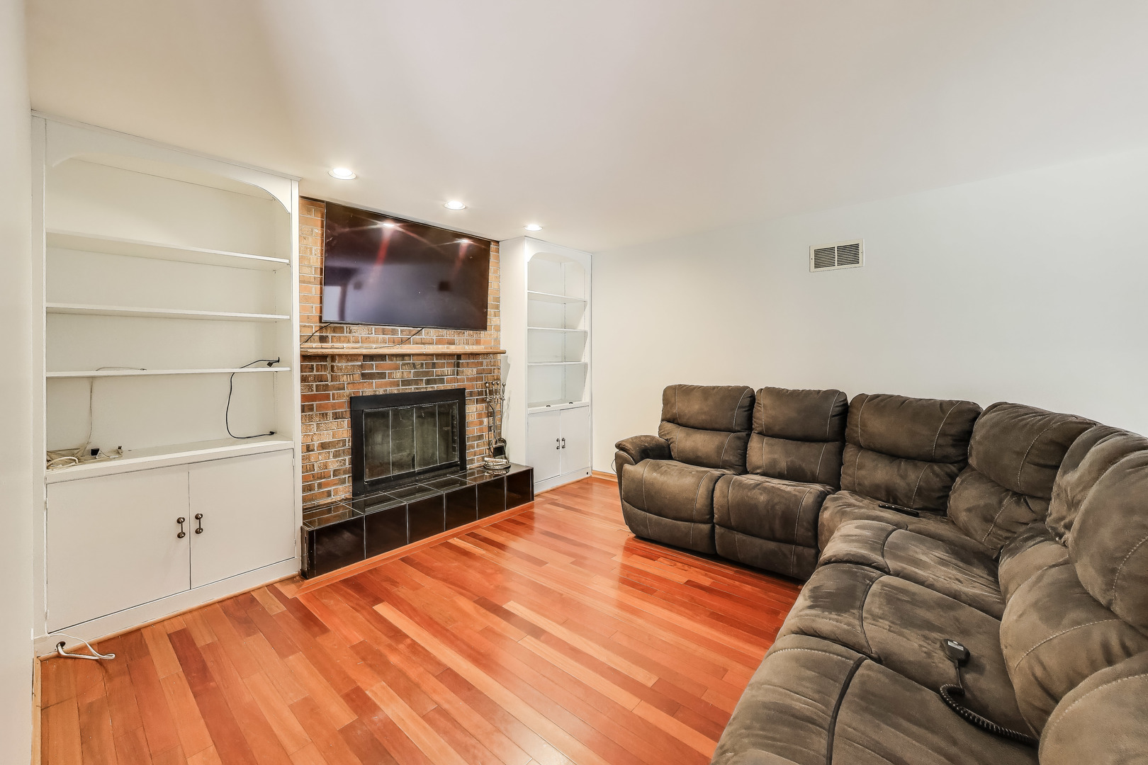 34047 N Gerwal Avenue, Grayslake, IL 60030