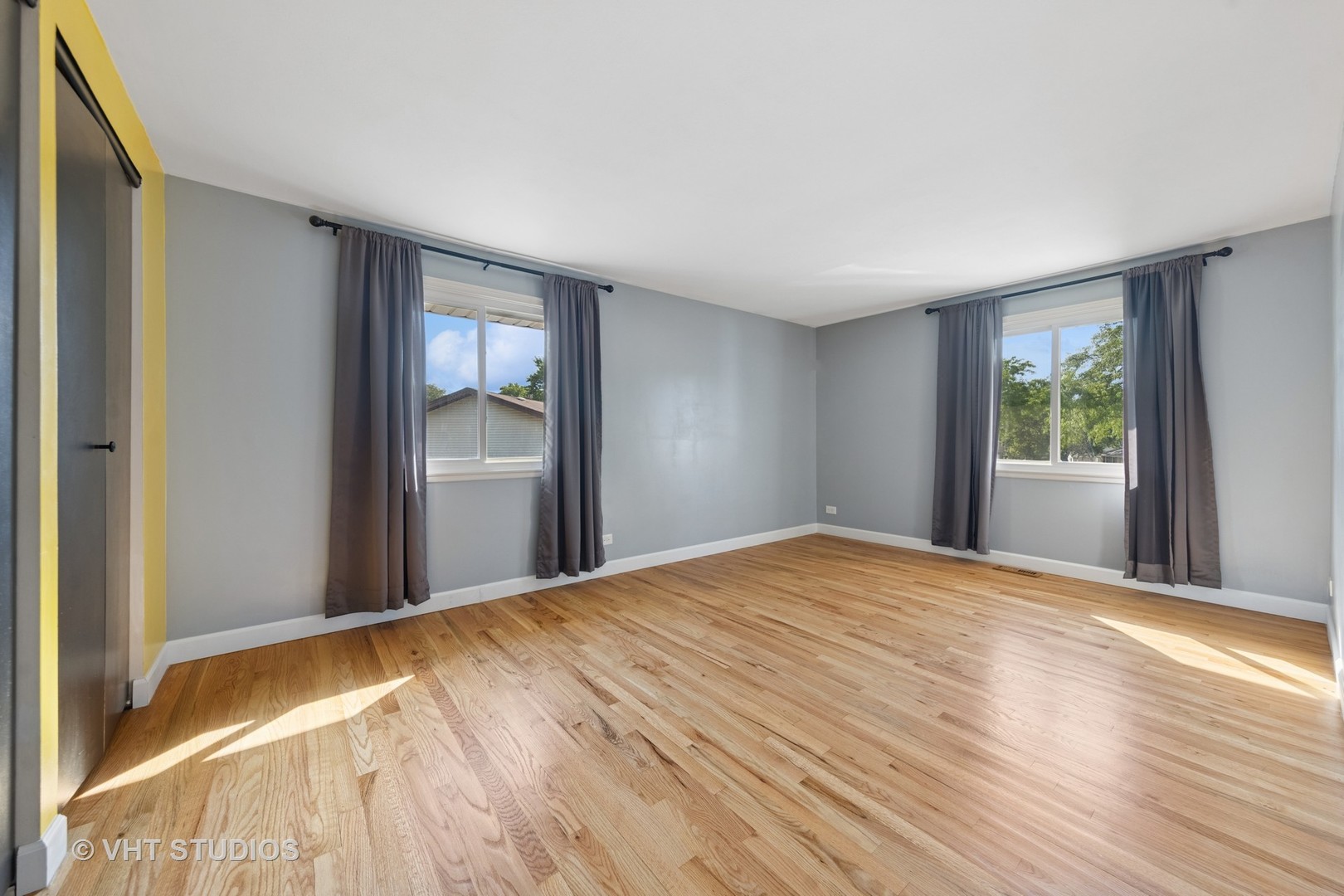 405 Clifton Court, Schaumburg, IL 60193