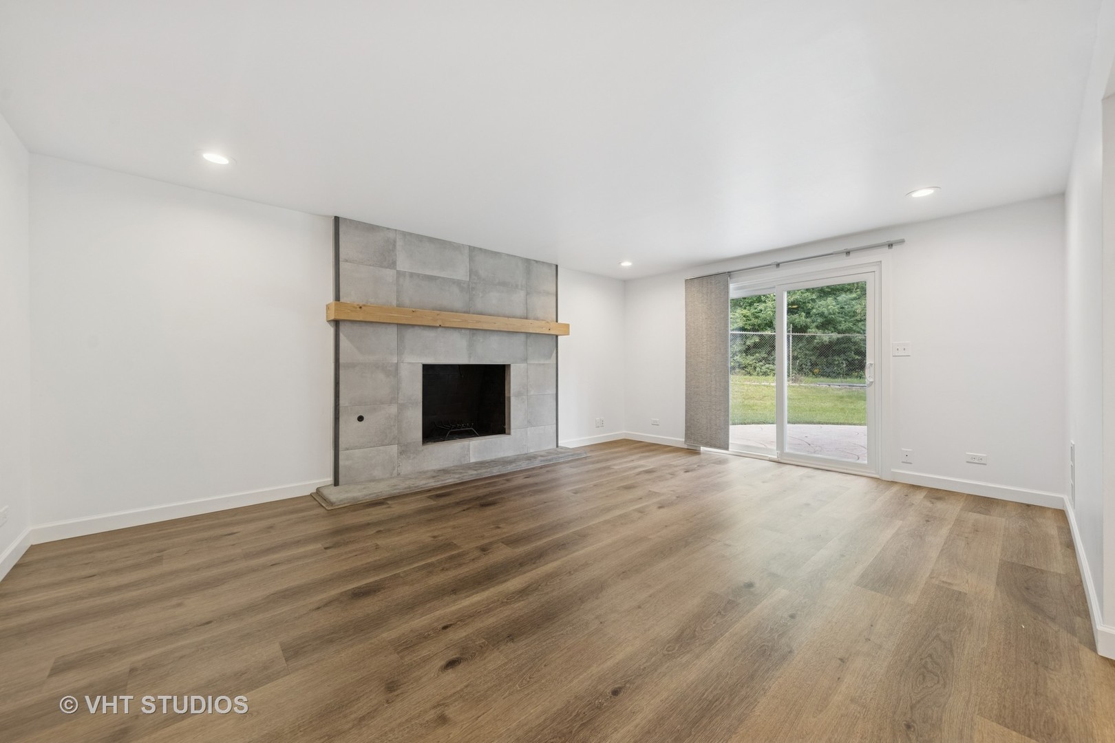405 Clifton Court, Schaumburg, IL 60193