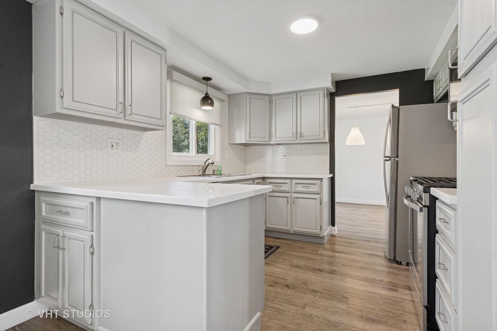 405 Clifton Court, Schaumburg, IL 60193