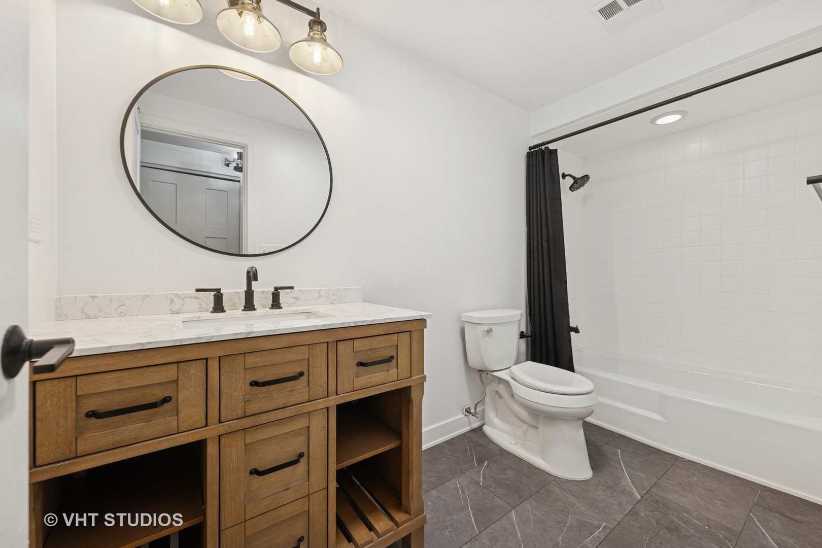 405 Clifton Court, Schaumburg, IL 60193