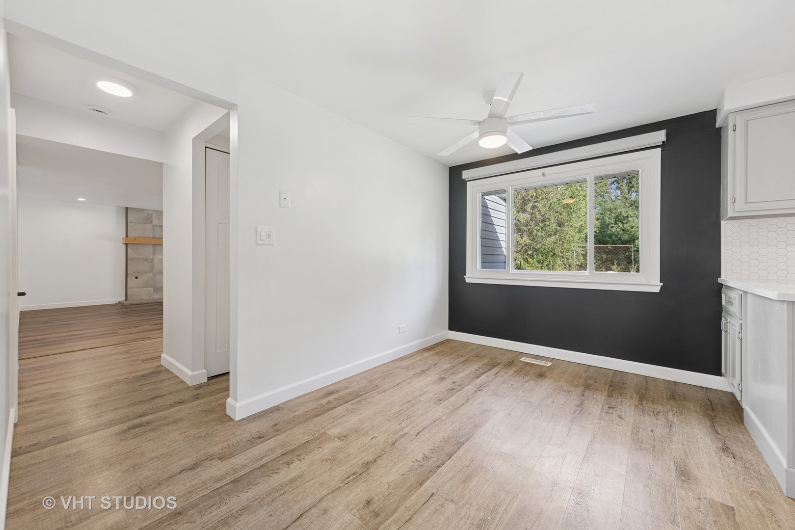 405 Clifton Court, Schaumburg, IL 60193