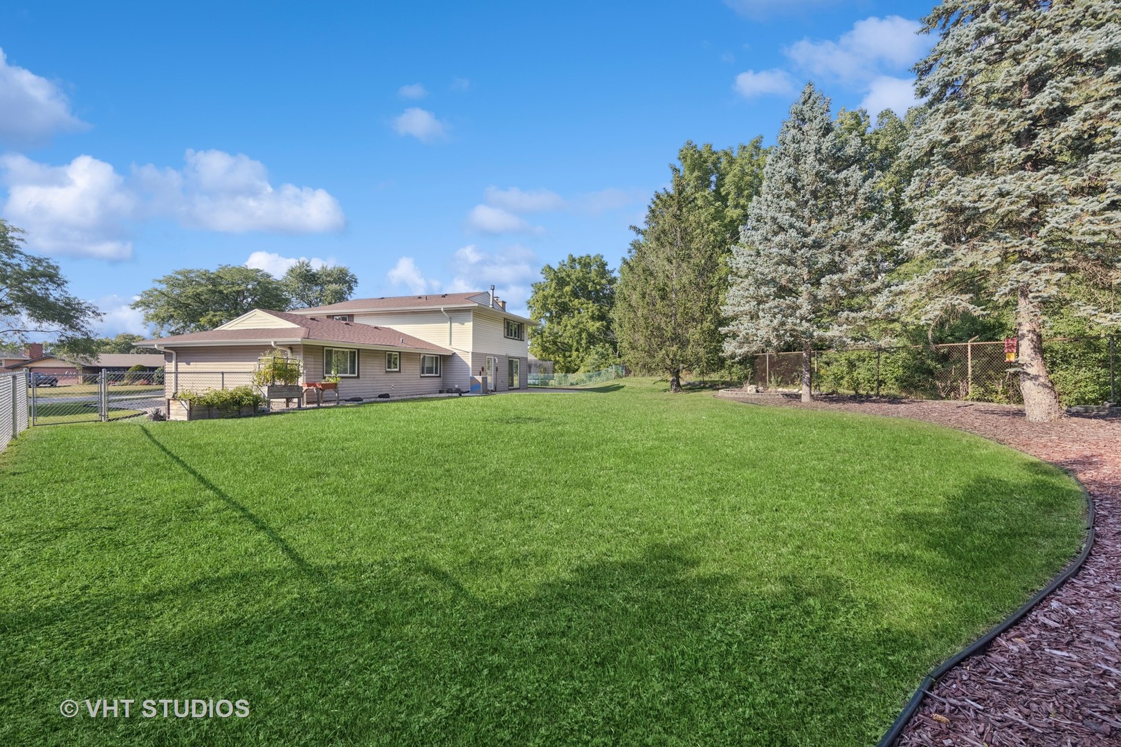 405 Clifton Court, Schaumburg, IL 60193