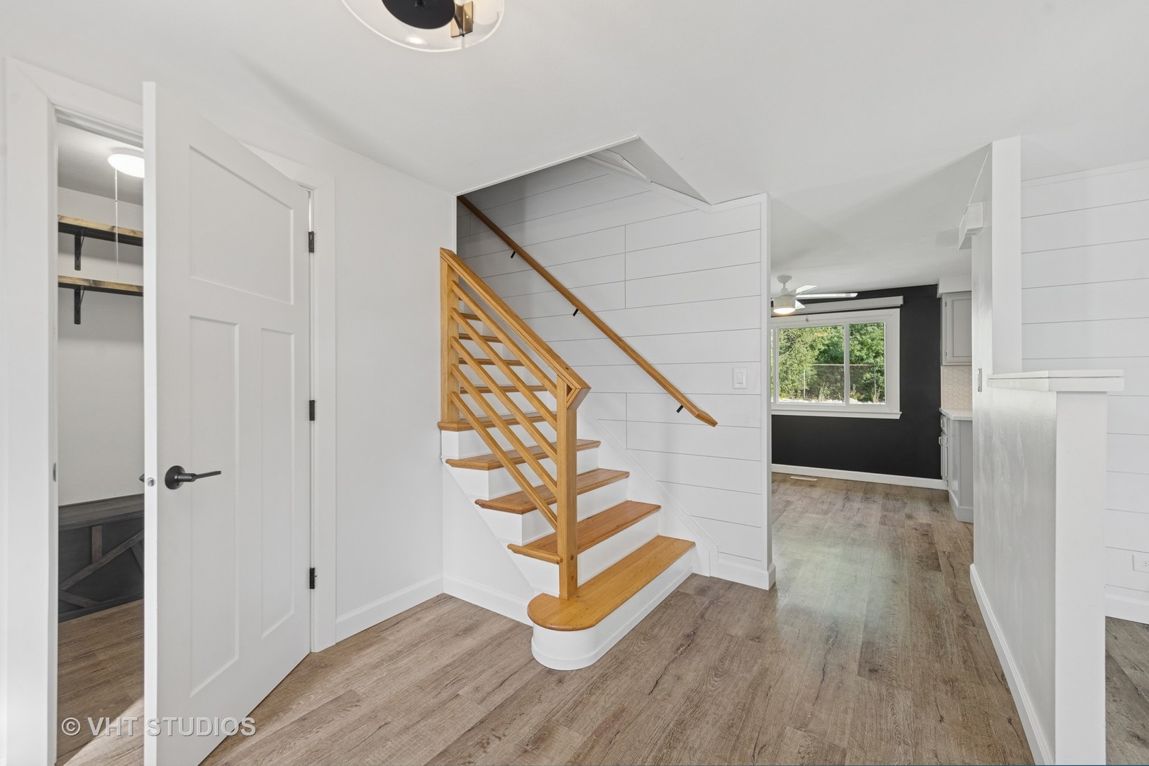 405 Clifton Court, Schaumburg, IL 60193