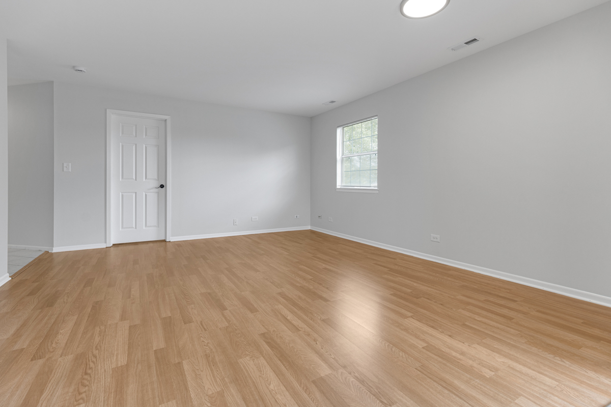 106 Gant Circle #H, Streamwood, IL 60107