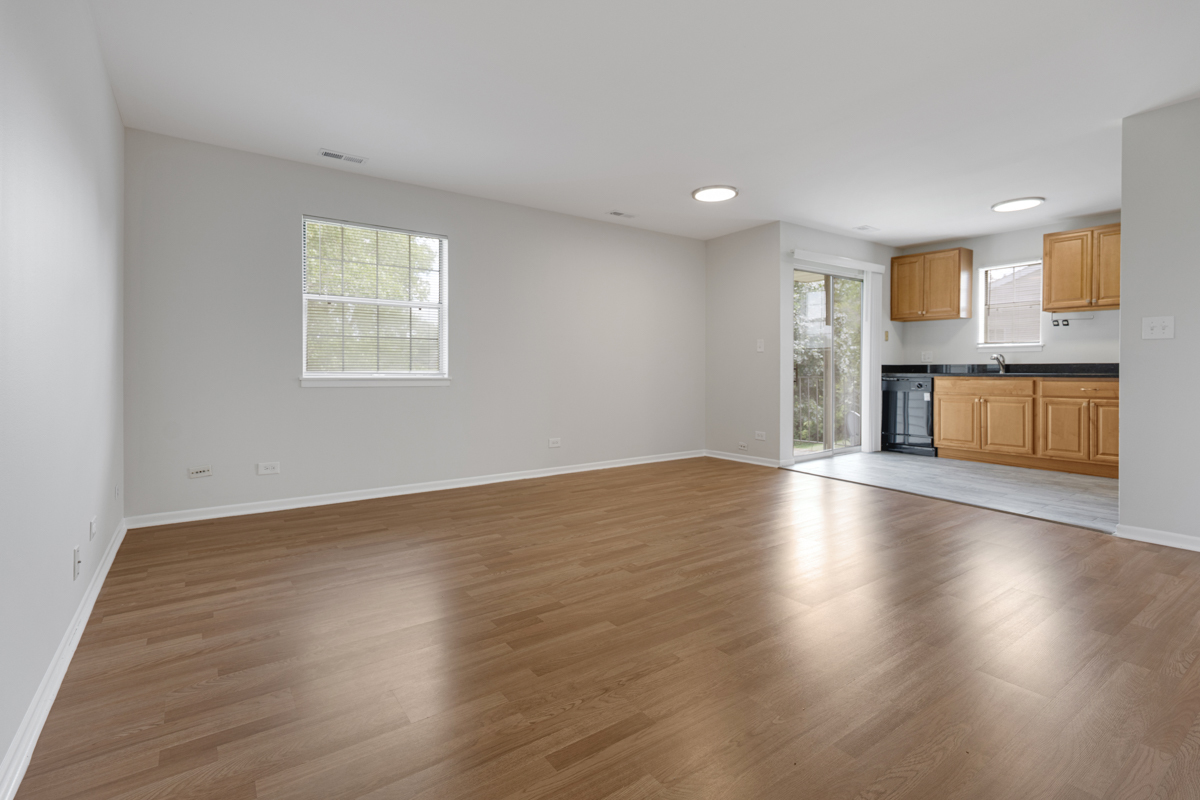 106 Gant Circle #H, Streamwood, IL 60107
