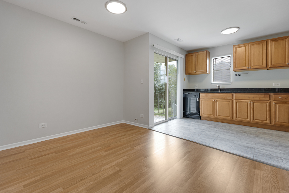 106 Gant Circle #H, Streamwood, IL 60107