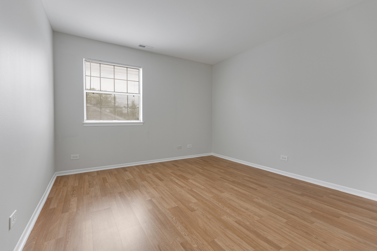 106 Gant Circle #H, Streamwood, IL 60107