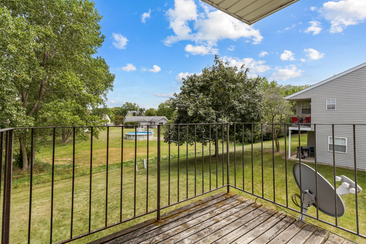 106 Gant Circle #H, Streamwood, IL 60107