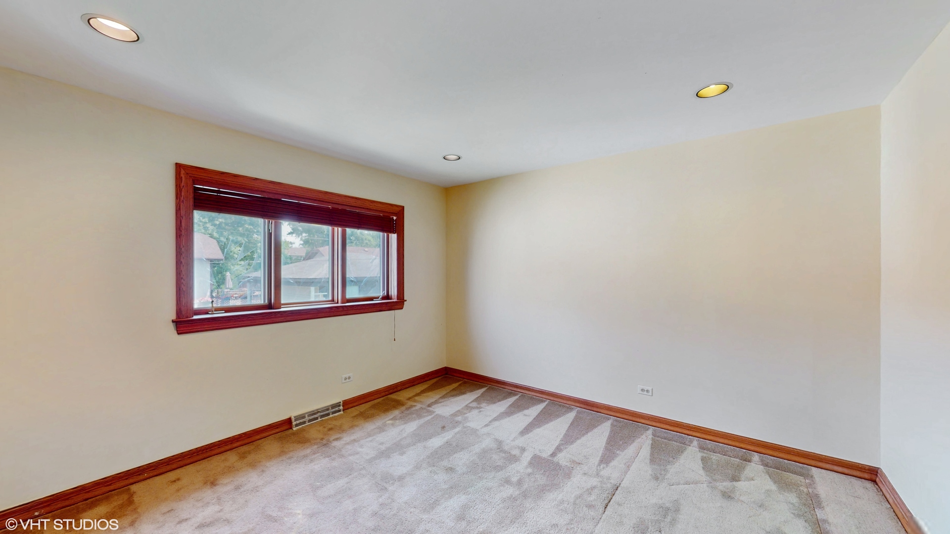 270 W Fremont Avenue, Elmhurst, IL 60126