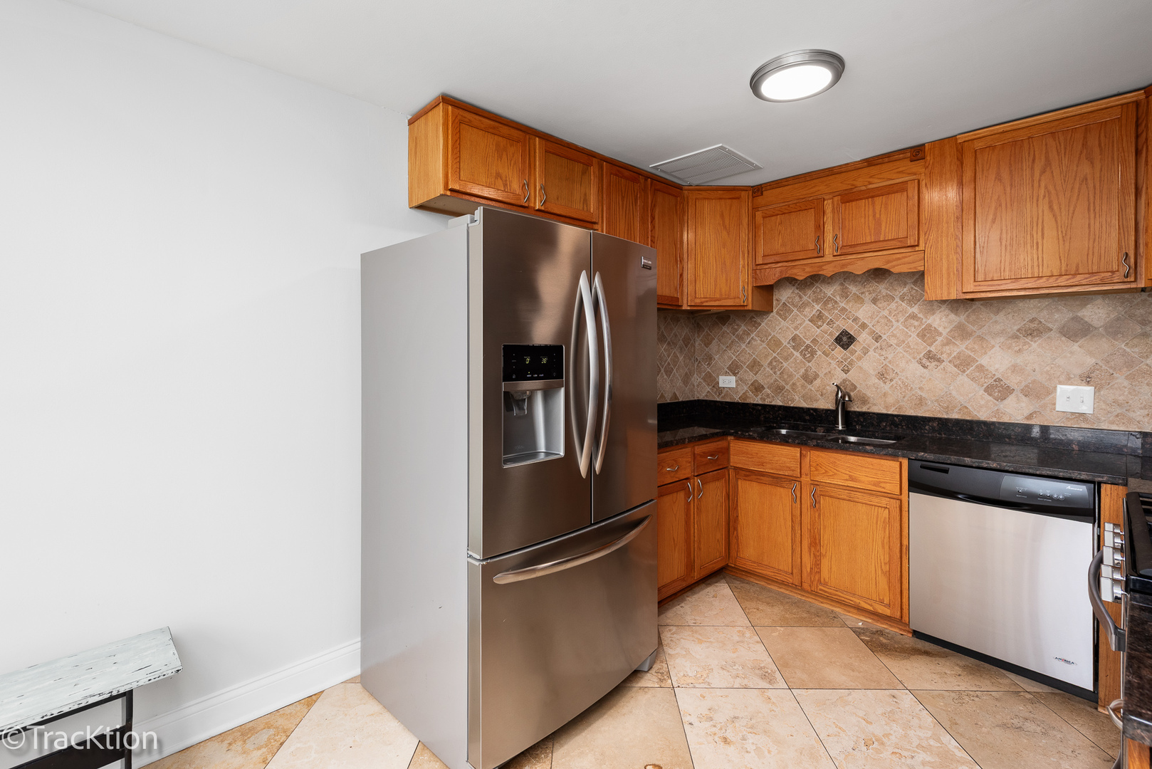 29W425 THORNWOOD Lane, Warrenville, IL 60555