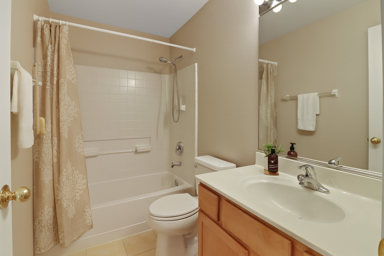 2402 Claremont Lane, Lake In The Hills, IL 60156