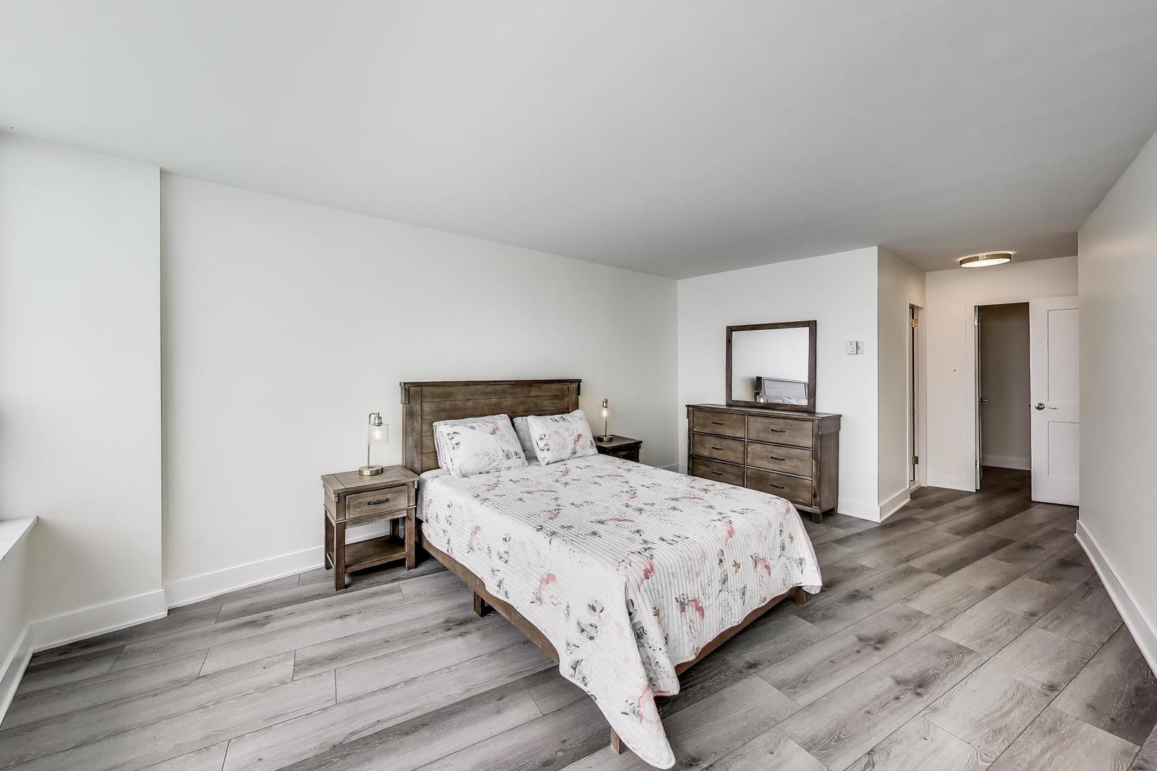 940 W Glenlake Avenue #19C, Chicago, IL 60660