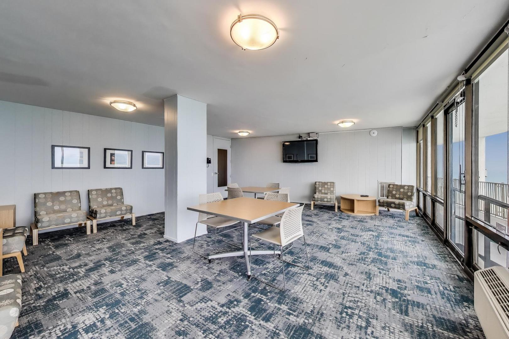 940 W Glenlake Avenue #19C, Chicago, IL 60660