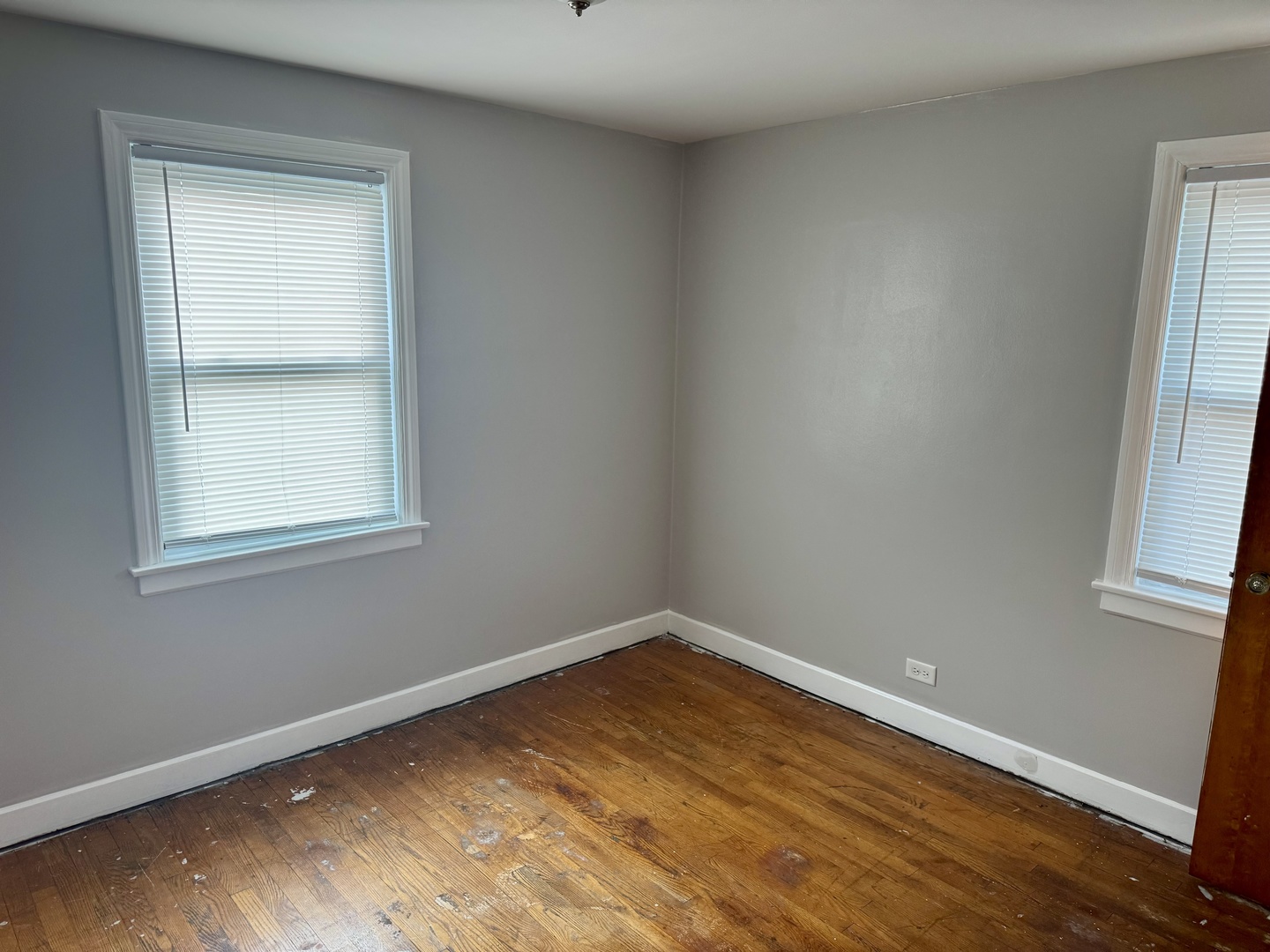 8929 S Paxton Avenue, Chicago, IL 60617