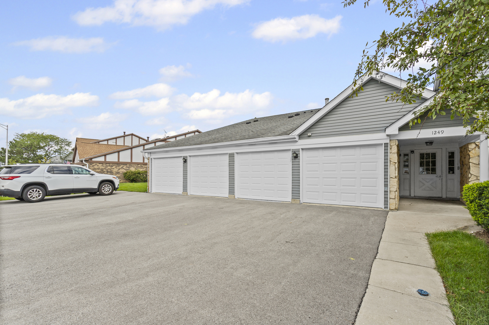 1249 Williams Port Drive #24-C, Westmont, IL 60559