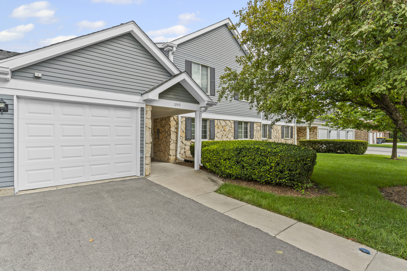 1249 Williams Port Drive #24-C, Westmont, IL 60559
