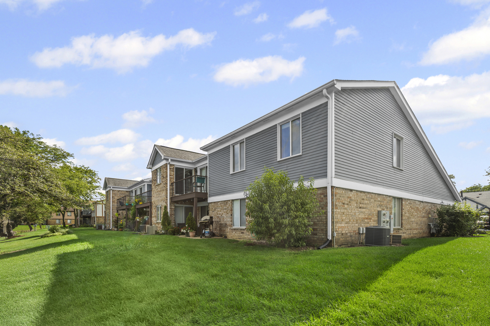 1249 Williams Port Drive #24-C, Westmont, IL 60559
