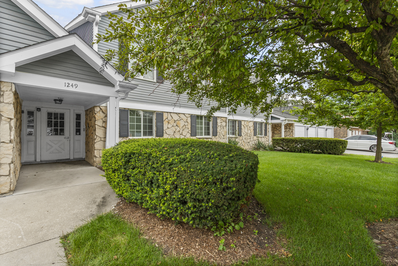 1249 Williams Port Drive #24-C, Westmont, IL 60559