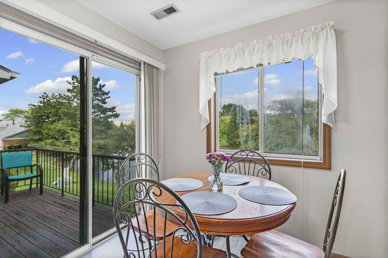 1249 Williams Port Drive #24-C, Westmont, IL 60559