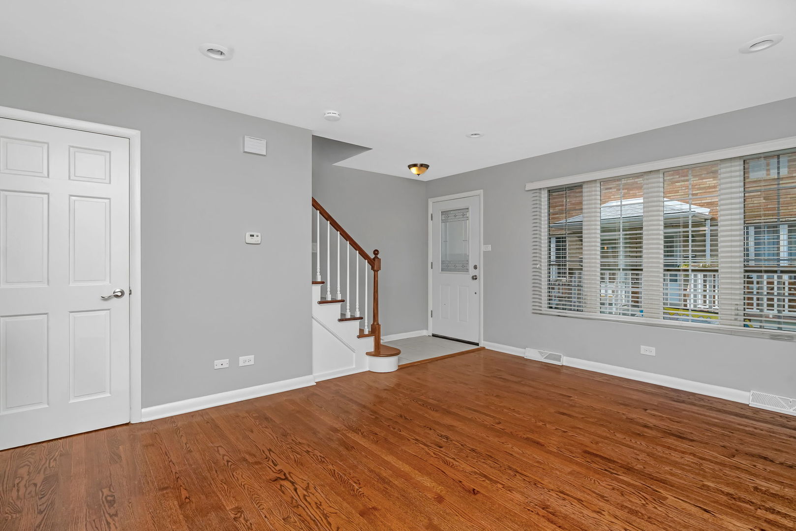 15 S WAIOLA Avenue #4, La Grange, IL 60525