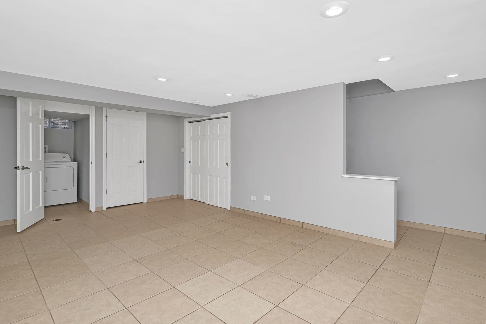 15 S WAIOLA Avenue #4, La Grange, IL 60525