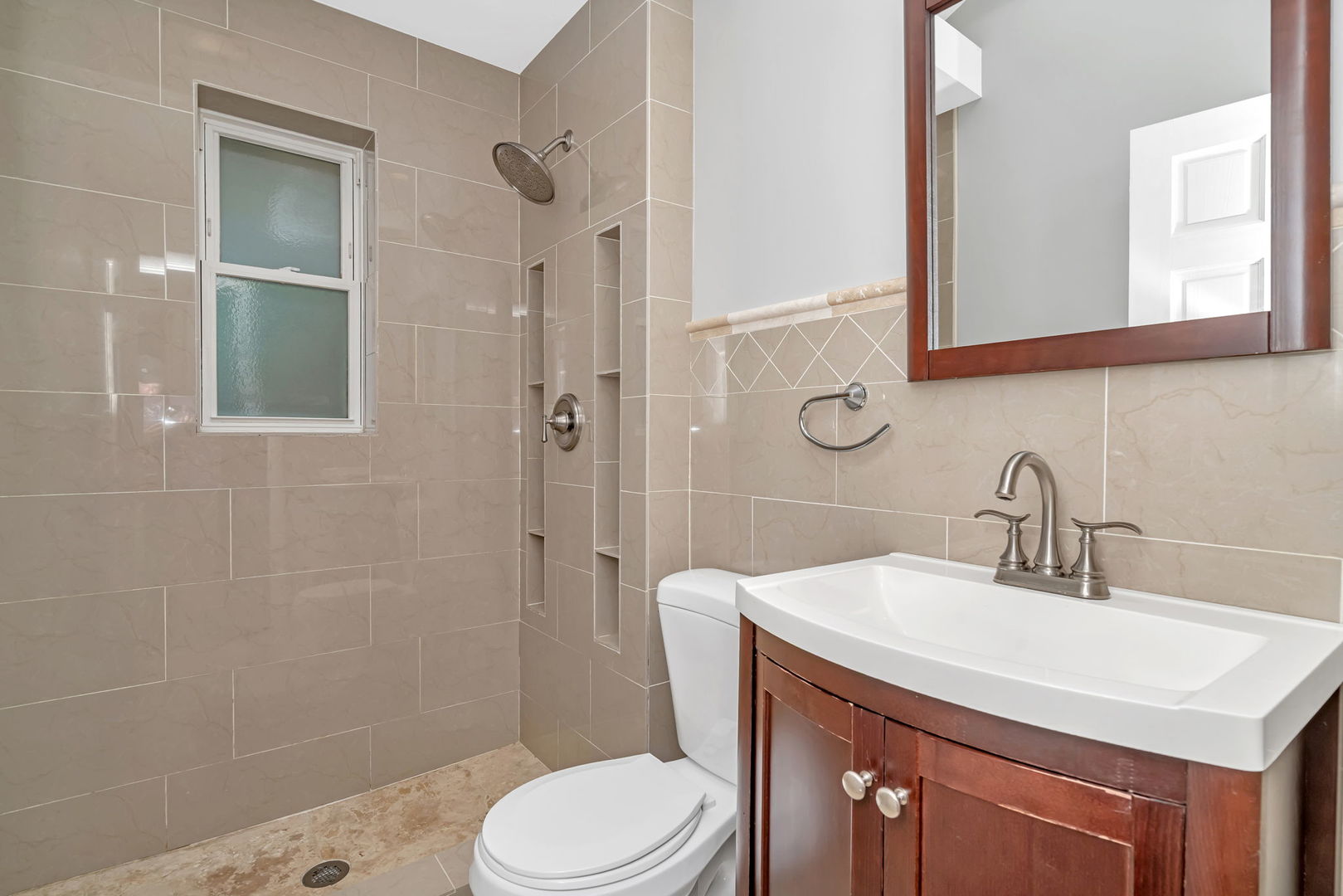 15 S WAIOLA Avenue #4, La Grange, IL 60525