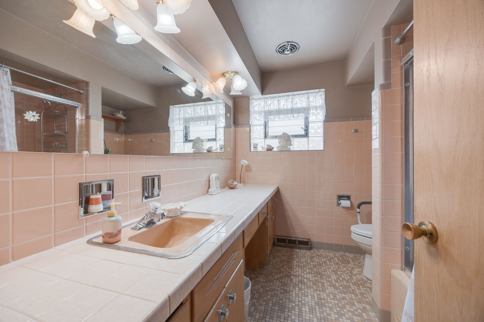 2623 Sunnyside Avenue, Westchester, IL 60154